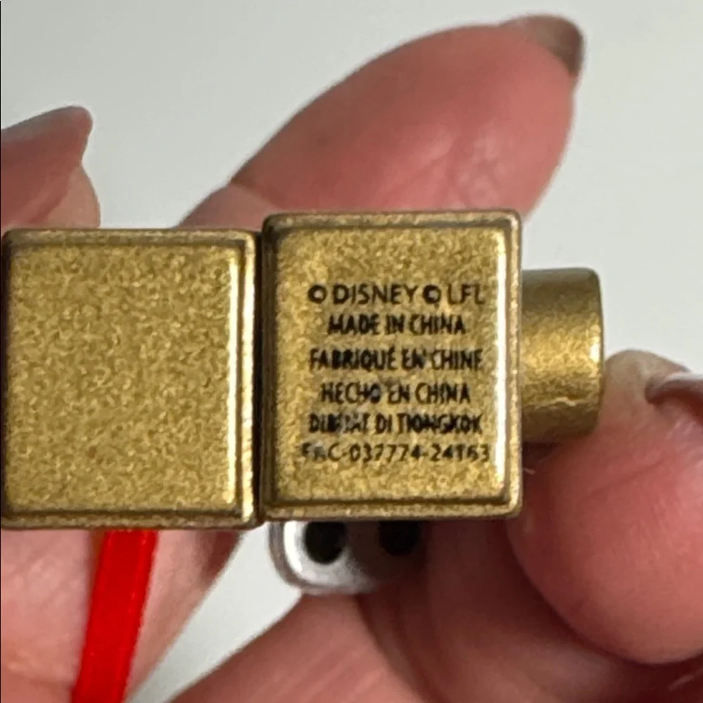 Star Wars Disney‎ Gold and Ornament